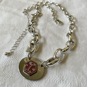 AVON health Medical condition Alert Silver color Necklace Chain Link 19”
